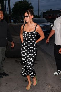 Hailey Bieber feet photo thumbnail