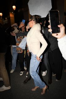 Hailey Bieber feet photo thumbnail