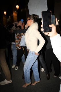 Hailey Bieber feet photo thumbnail