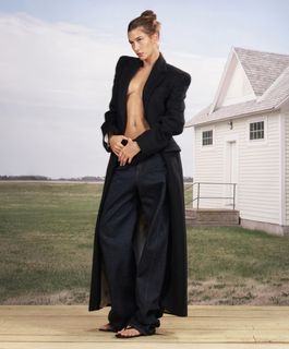 Hailey Bieber feet photo thumbnail