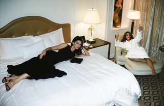 Hailey Bieber feet photo thumbnail