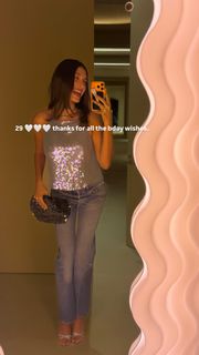 Hailey Bieber feet photo thumbnail