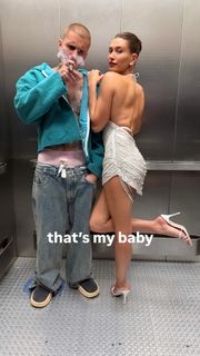 Hailey Bieber feet photo 9