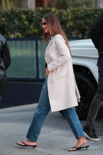 Hailey Bieber feet photo 4