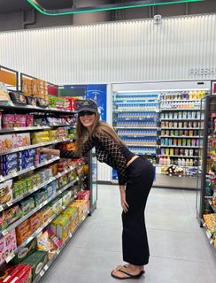 Hailey Bieber feet photo 4