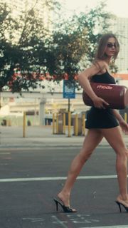 Hailey Bieber feet photo 18