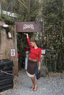 Hailey Bieber feet photo 11