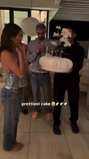 Hailey Bieber feet photo 15