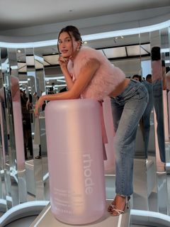 Hailey Bieber feet photo 13