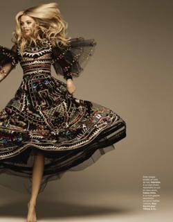 Hailey Clauson feet photo thumbnail