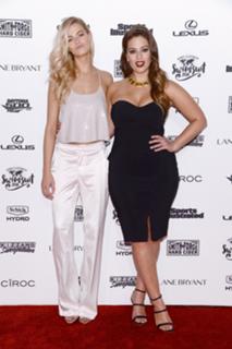 Hailey Clauson feet photo thumbnail