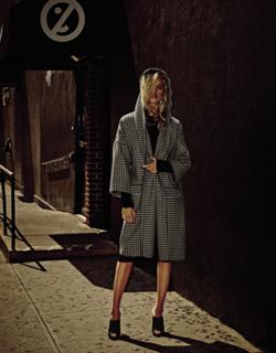 Hailey Clauson feet photo thumbnail