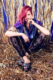 Hailey Clauson feet photo thumbnail