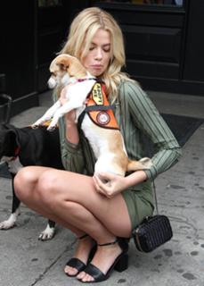 Hailey Clauson feet photo thumbnail