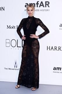 Hailey Clauson feet photo thumbnail