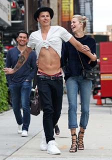 Hailey Clauson feet photo thumbnail