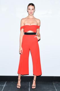 Hailey Clauson feet photo thumbnail