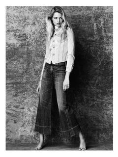 Hailey Clauson feet photo thumbnail