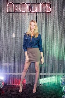 Hailey Clauson feet photo thumbnail