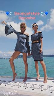 Hailey Clauson feet photo thumbnail