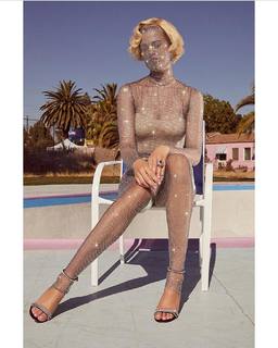 Hailey Clauson feet photo thumbnail