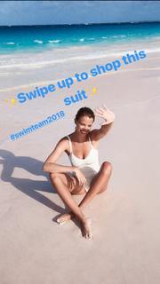 Hailey Clauson feet photo thumbnail