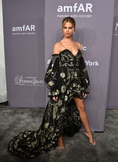 Hailey Clauson feet photo thumbnail