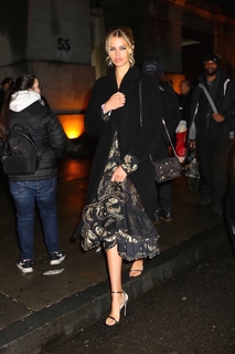 Hailey Clauson feet photo thumbnail