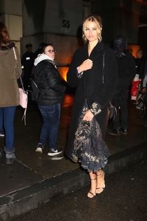 Hailey Clauson feet photo thumbnail