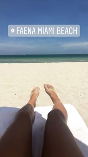 Hailey Clauson feet photo thumbnail