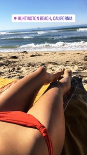 Hailey Clauson feet photo thumbnail