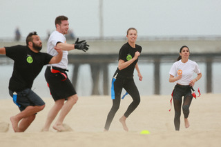 Hailey Clauson feet photo thumbnail