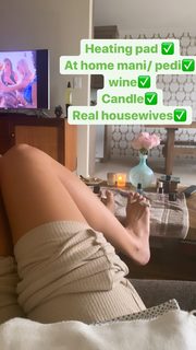 Hailey Clauson feet photo thumbnail