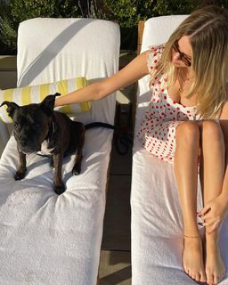 Hailey Clauson feet photo thumbnail