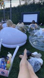 Hailey Clauson feet photo thumbnail