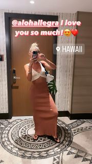 Hailey Clauson feet photo thumbnail