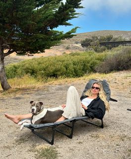 Hailey Clauson feet photo thumbnail