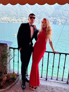 Hailey Clauson feet photo thumbnail