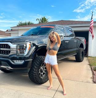 Hailey Rae Ostrom feet photo 11