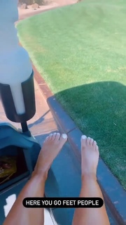 Hailey Rae Ostrom feet photo 3