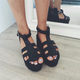 Hailey Sani feet photo 8