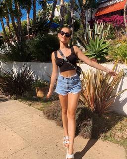 Hailey Sani feet photo 14