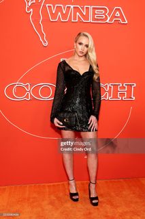 Hailey Van Lith feet photo thumbnail