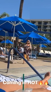 Hailie Deegan feet photo thumbnail