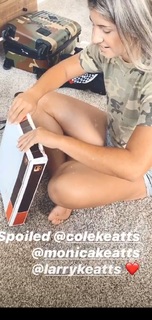 Hailie Deegan feet photo thumbnail