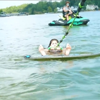 Hailie Deegan feet photo thumbnail