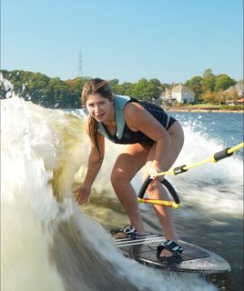 Hailie Deegan feet photo thumbnail