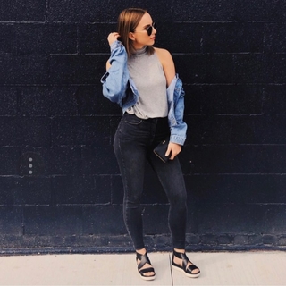 Hailie Jade Mathers feet photo thumbnail