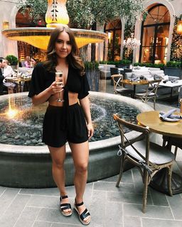 Hailie Jade Mathers feet photo thumbnail