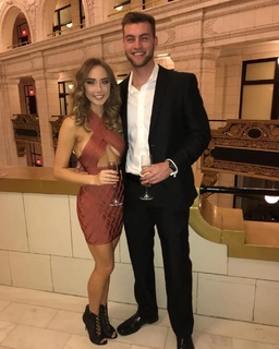 Hailie Jade Mathers feet photo thumbnail